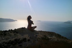 Kundalini Yoga Teacher Julie Jewels Bertrand gratitude meditation Megalochori in Santorini Greece